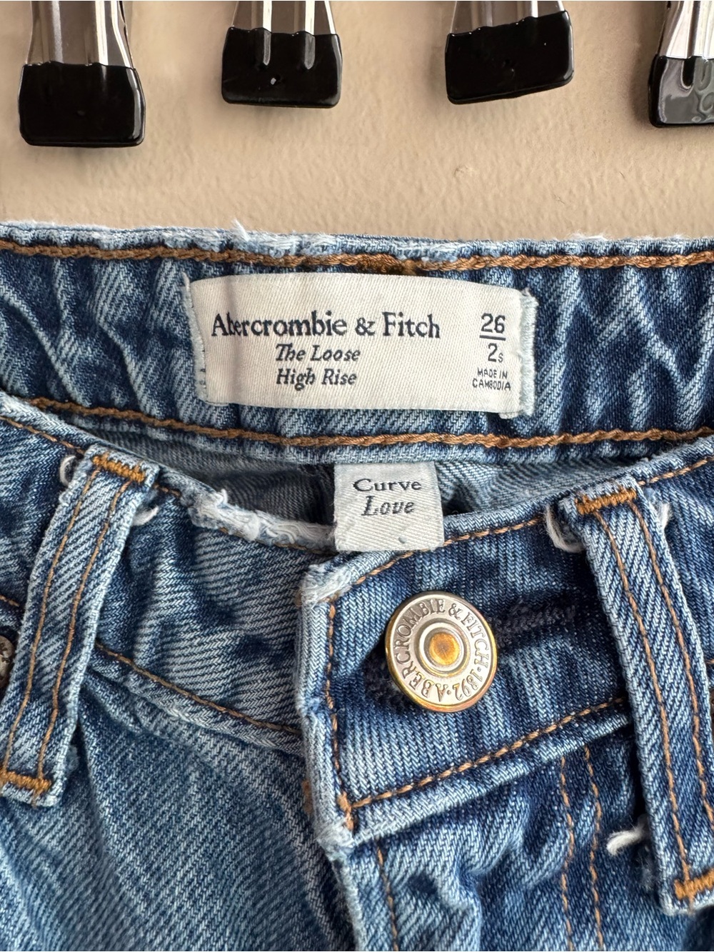 Abercrombie & Fitch Relaxed Boyfriend Jeans in Medium Blue Size 26|2S - Picture 4 of 6